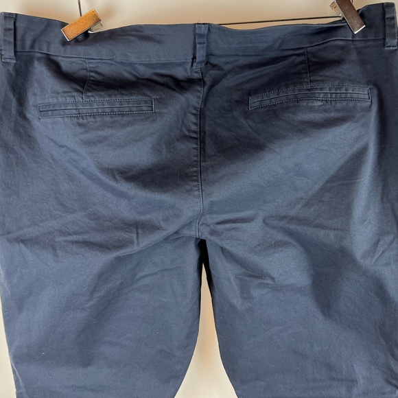 NWT Old Navy Mid-Rise Boot-Cut Khakis for Women (18) - Picture 8 of 13